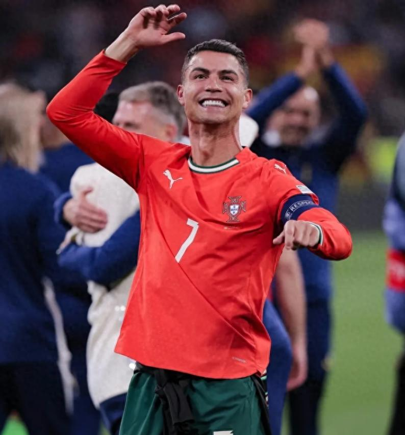 葡萄牙球员再次取得胜利,葡萄牙国家队表现出色(葡萄牙 队员) 葡萄牙球员再次取得胜利,葡萄牙国家队表现出色(葡萄牙 队员)