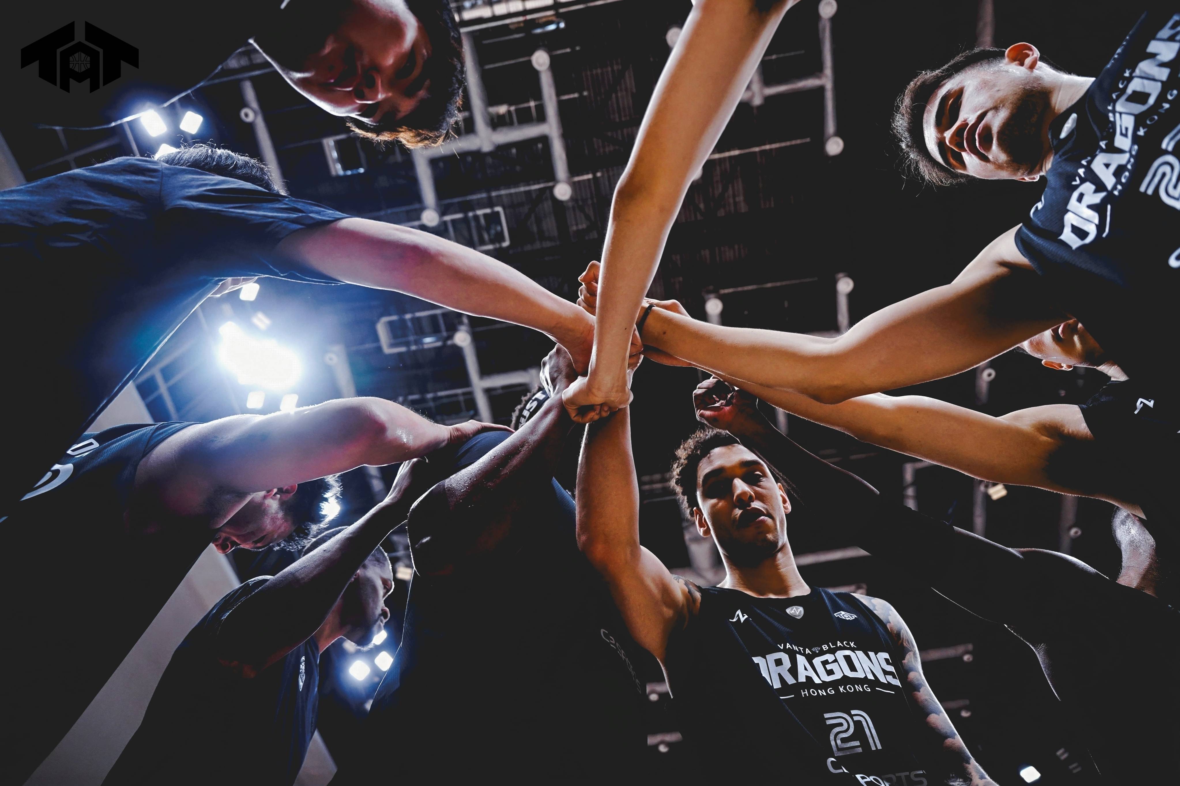 国际篮球联赛进行中,球员们竞技矩极(在国际篮联的正式比赛中所有队员必须使用什么号的号码) 国际篮球联赛进行中,球员们竞技矩极(在国际篮联的正式比赛中所有队员必须使用什么号的号码)